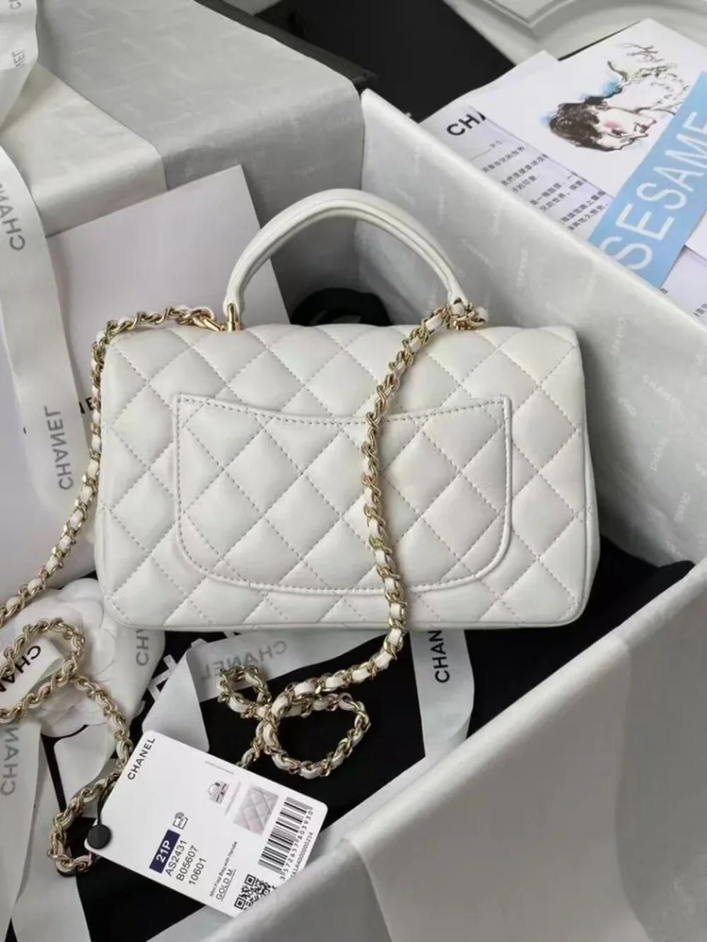 Classic CHANEL Bag: A Stylish and Versatile Choice for Elegance